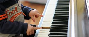 Cho Bé Học Đàn Piano Sớm Có Lợi Gì 3
